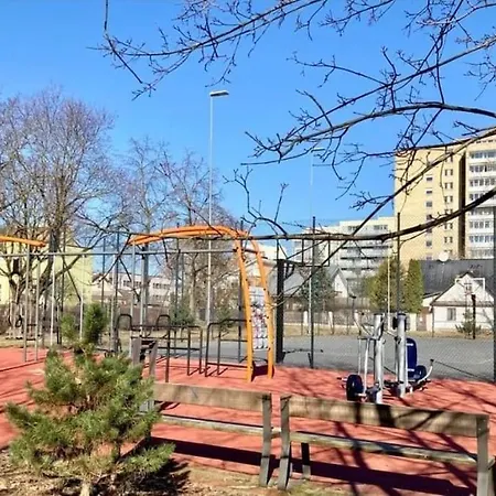 Central W/free Parking & Netflix Апартаменты *