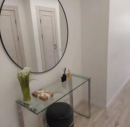 Central W/free Parking & Netflix *